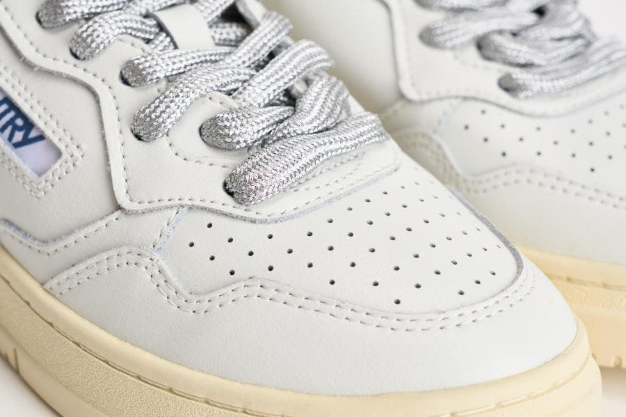 Sneakers donna Medalist bianca e cipria AULW SW03 AUTRY 