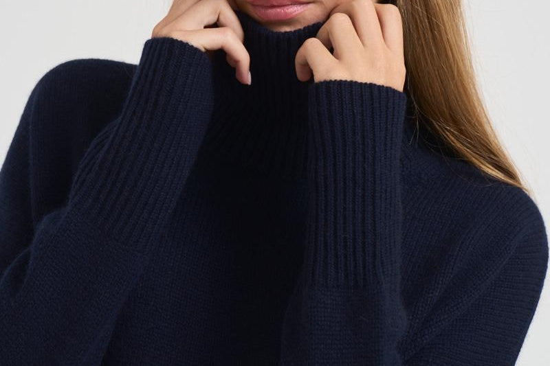 Dolcevita donna Heidi in cashmere blu 202113 NAVY LISA YANG 