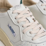 Sneakers uomo Medalist Low bianca e verde AULM BJ02 AUTRY 