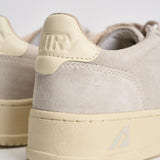 Sneakers donna Medalist low in suede beige AULW UH01 AUTRY 