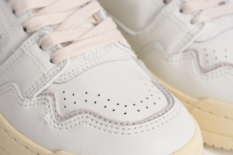 Sneakers donna Clc Low bianca e grigia ROLW MY06 AUTRY 