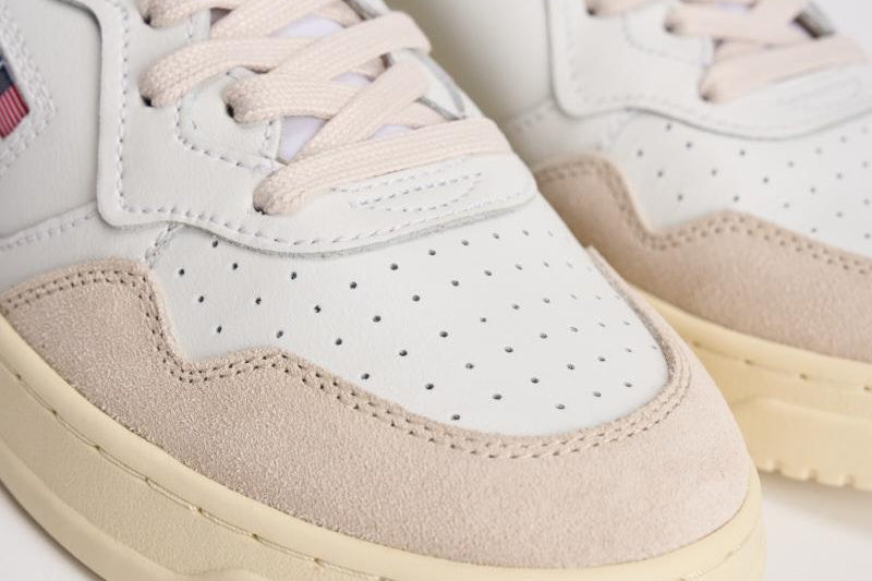 Sneakers uomo Medalist low in suede beige e caramello AULM LS02 AUTRY 