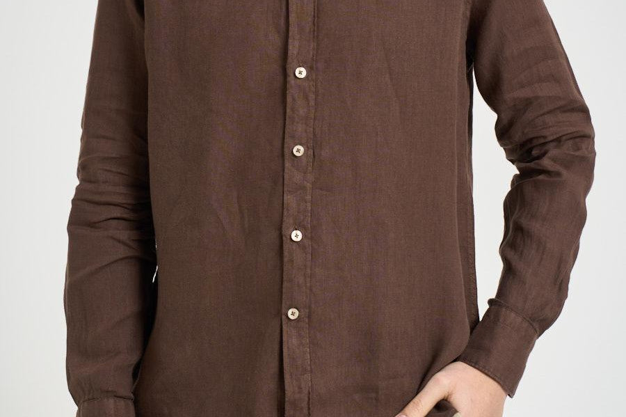 Camicia uomo in lino marrone J66TNP UR6 ACCADEMIE TESSILI 