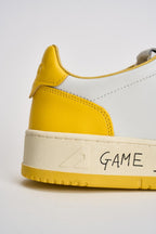 Sneakers uomo Medalist Low bianca e gialla AULM BH01 AUTRY 