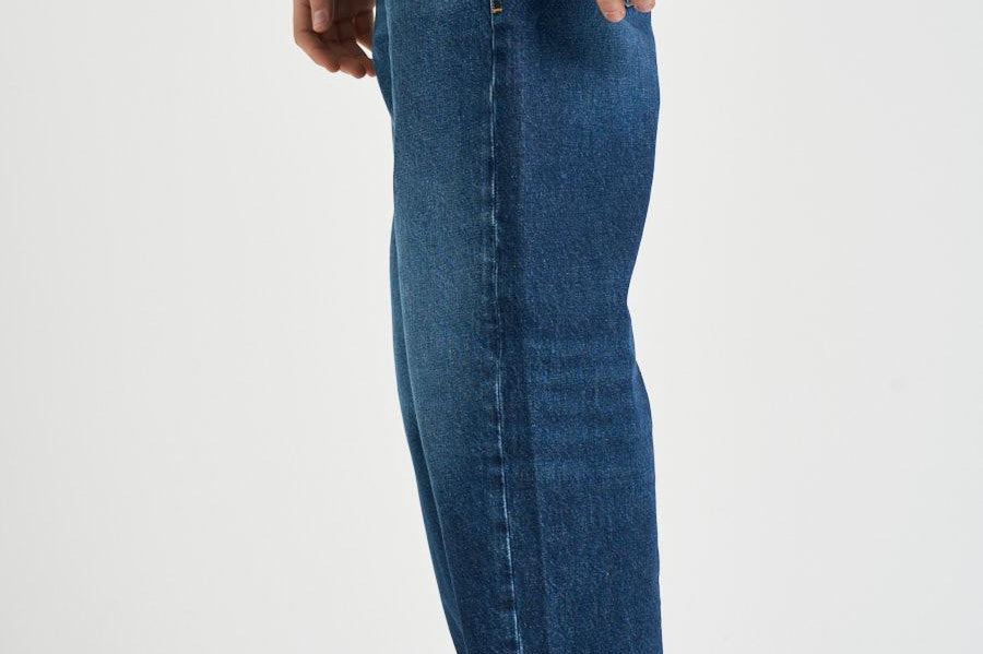 Jeans uomo gamba dritta in denim blu A18974 09I2701 DIESEL 