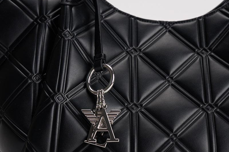 Borsa donna matelassé nera EW001009 AF17630UC001 EMPORIO ARMANI 