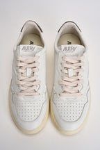 Sneakers uomo Medalist low bianca e marrone AULM LL28 AUTRY 