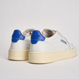 Sneakers uomo Medalist Low bianca e celeste AULM DL01 AUTRY 