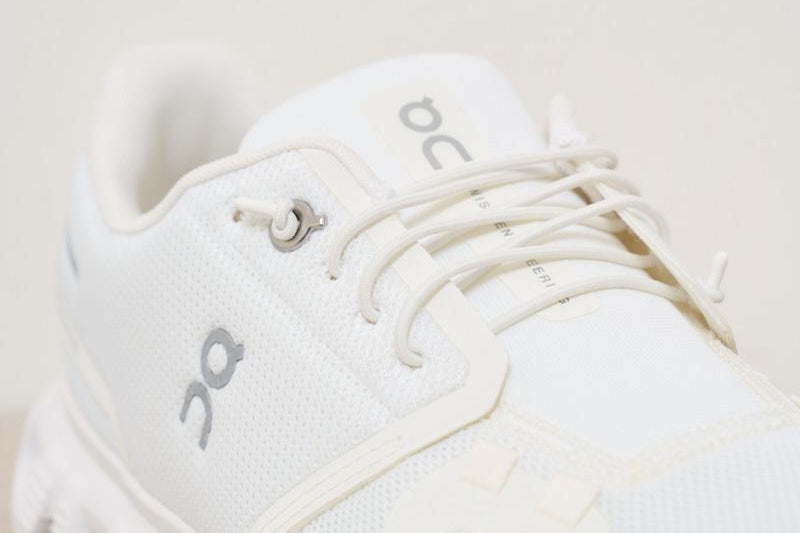 ON RUNNING 3MF10071200WHITE WHITE