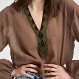 Blusa donna marrone con scollo perline S1194 126 BAZAR DELUXE 