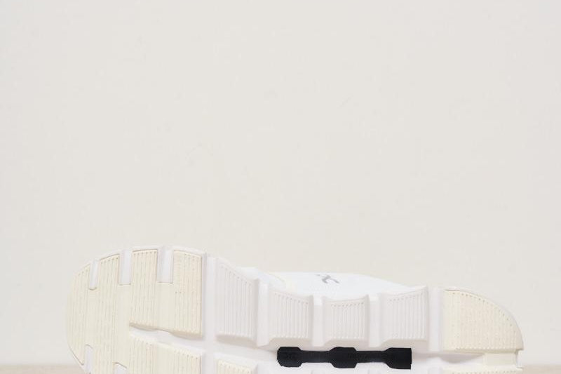 ON RUNNING 3MF10071200WHITE WHITE