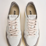 Sneakers uomo Medalist Low in suede bianca e grigia AULM FT15 AUTRY 