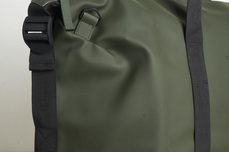 Borsone uomo impermeabile verde 14200 03 RAINS 