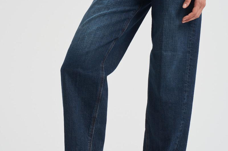 Jeans donna Bessie carrot fit in denim scuro DP784 DFE311800 DONDUP 