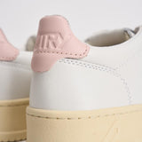 Sneakers donna medalist low in pelle bianca e rosa AULW LL16 AUTRY 