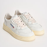 Sneakers donna Medalist Low bianca e oro AULW LL06 AUTRY 