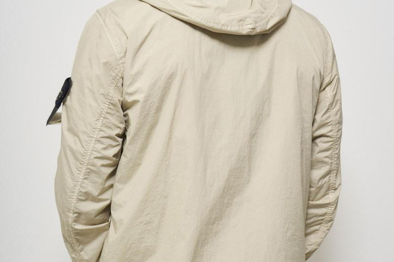 Giubbotto uomo con cappuccio beige 4100092 S0A23V0095 STONE ISLAND 