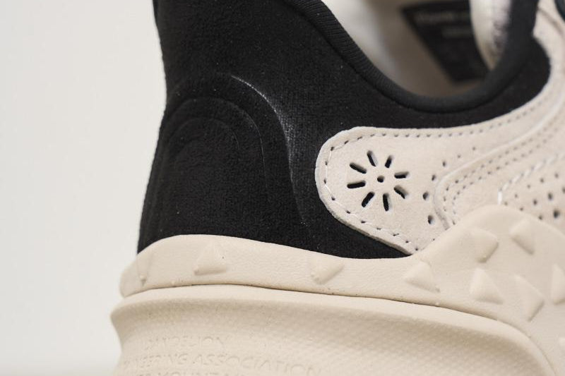 Sneakers donna tiger hill avorio e nero 0N01 MESHOFFWHITE FLOWER MOUNTAIN 