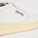 Sneakers uomo Medalist Low  in pelle bianca e blu AULM LL12 AUTRY 