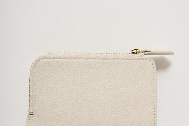 Portafogli donna panna con logo goffrato EW000369 AF11953U6208 EMPORIO ARMANI 