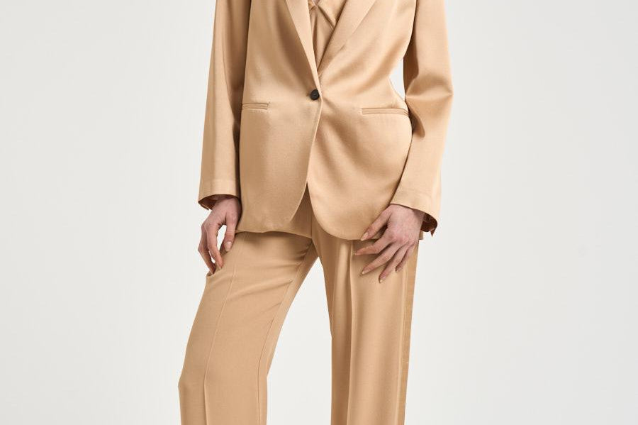 Blazer donna in raso crema dorato 14547 1012 FORTE FORTE 