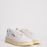 Sneakers donna Medalist bianca e nera AULW LL22 AUTRY 