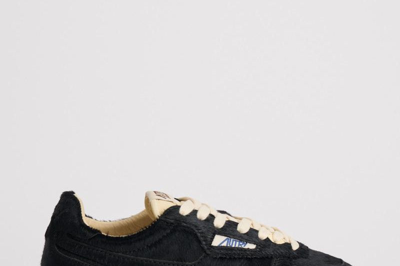 Sneakers donna Windspin in suede nera WSLW YN01 AUTRY 
