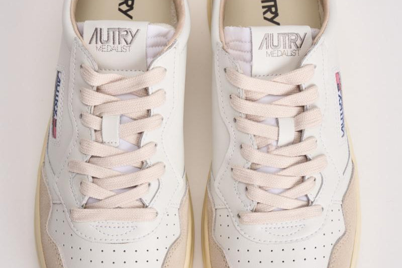 Sneakers uomo Medalist low in suede beige e grigio AULM LS01 AUTRY 