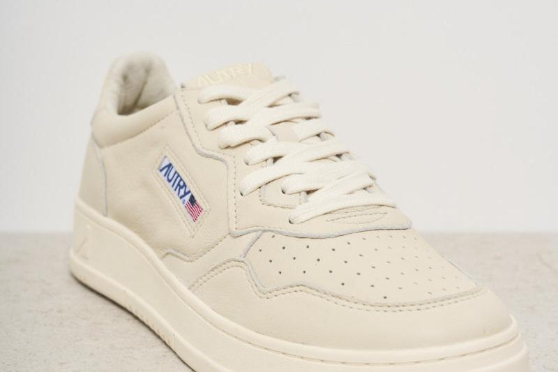Sneakers uomo Medalist in nappa panna AULM SG27 AUTRY 