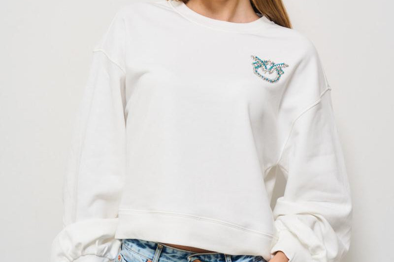 Felpa donna bianca con strass logo 102827 A2G8Z05 PINKO 