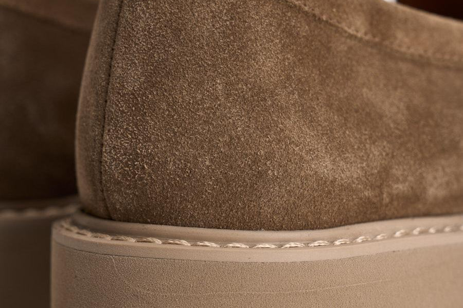 Mocassino uomo in suede tortora 2405 VISONEM08 DOUCAL'S 