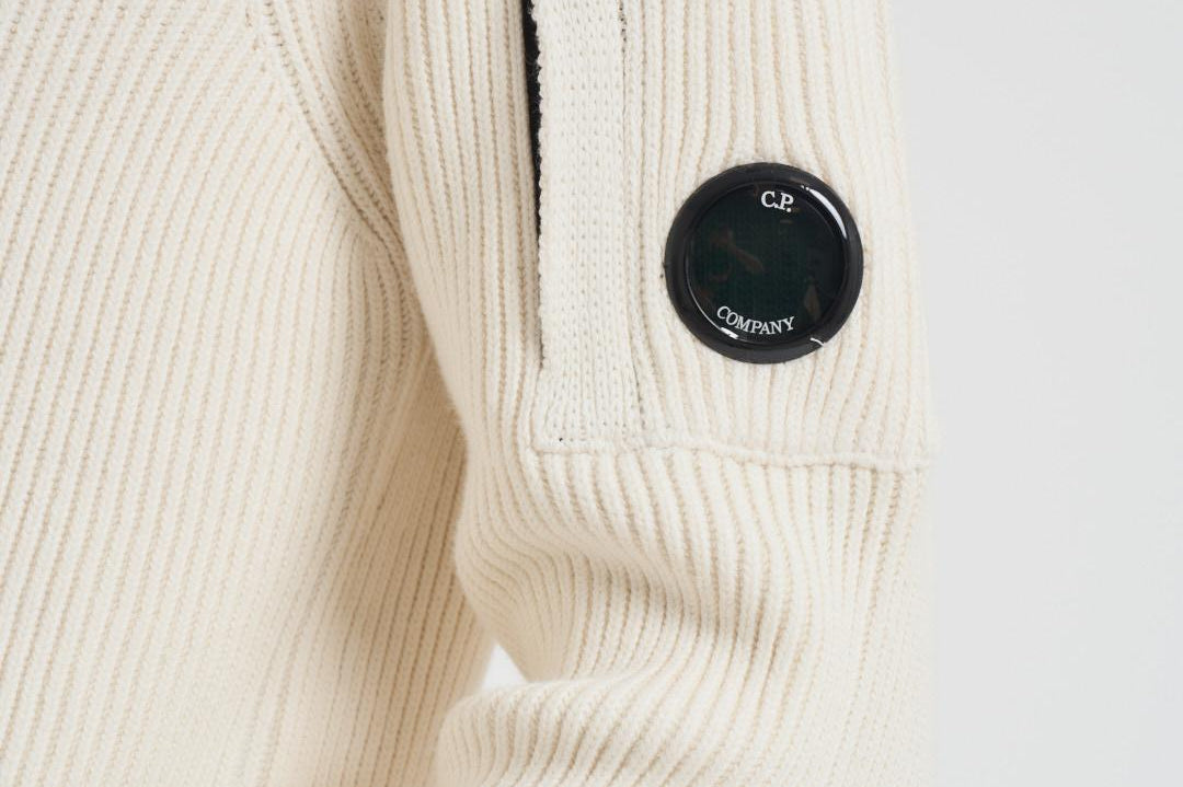 Maglione uomo girocollo a coste lunghe bianco MKN015A 00668A103 CP COMPANY 