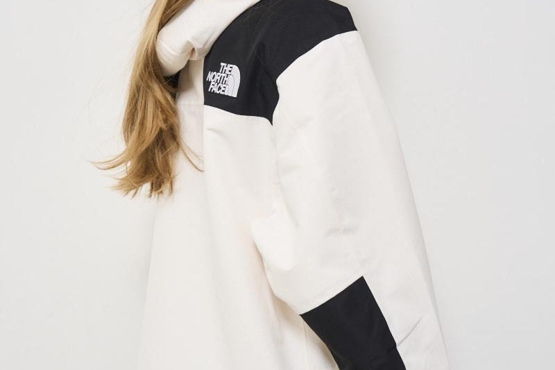 Giubbotto donna Mountain bianco NF0A88YX ROU1 THE NORTH FACE 