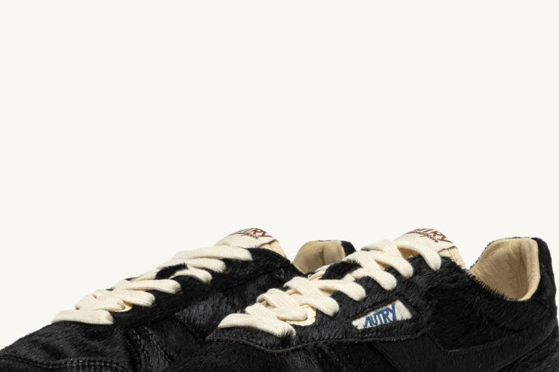 Sneakers donna Windspin in suede nera WSLW YN01 AUTRY 