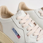 Sneakers uomo Medalist Low in suede bianca e panna AULM LS33 AUTRY 