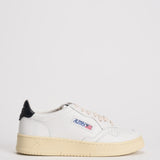 Sneakers donna Medalist bianca e nera AULW LL22 AUTRY 
