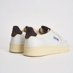 Sneakers uomo Medalist Low bianca e marrone AULM HJ03 AUTRY 
