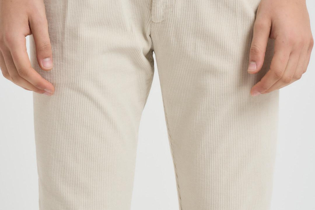 Pantalone uomo con pence in velluto a coste panna RETRO DV0500XLATTE BERWICH 