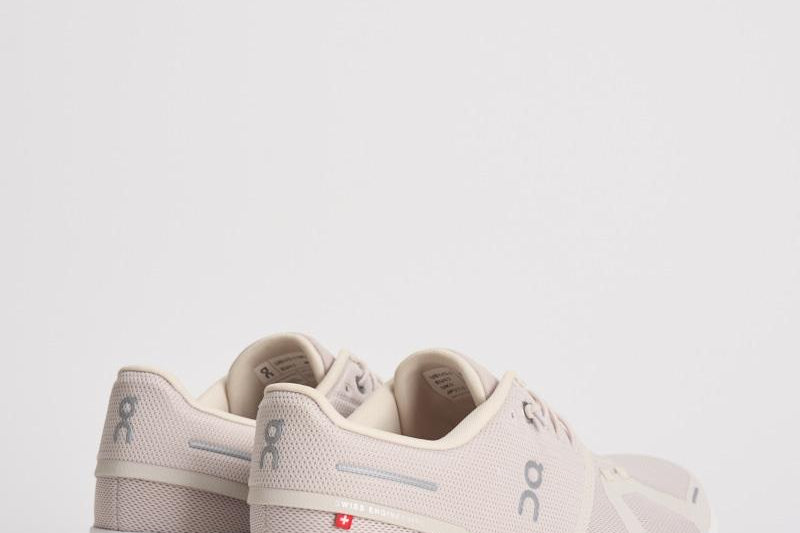 Sneakers Cloud 6 uomo beige CLOUD6 PEARL WHITE ON RUNNING 