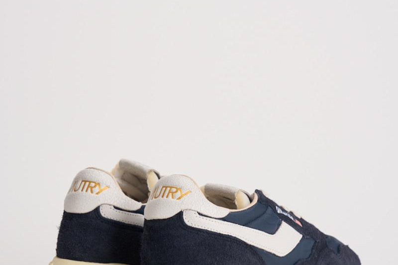 Sneakers Reelwind low blu notte WWLM NC30 AUTRY 
