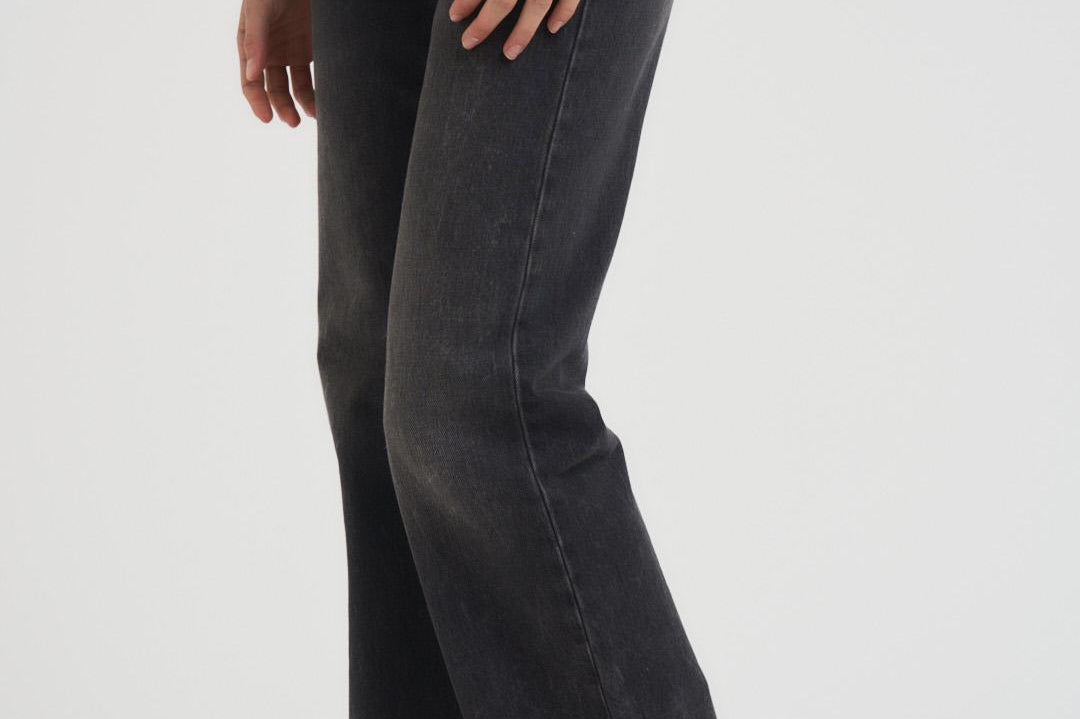 Jeans donna gamba dritta in denim nero STAR BLACKWASH HAIKURE 