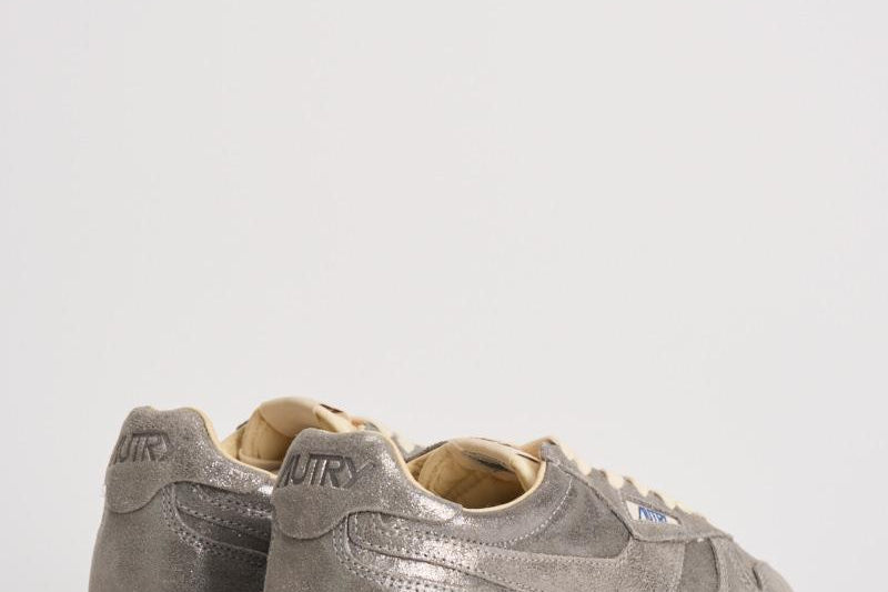 Sneakers donna Windspin in pelle laminata WSLW OY01 AUTRY 