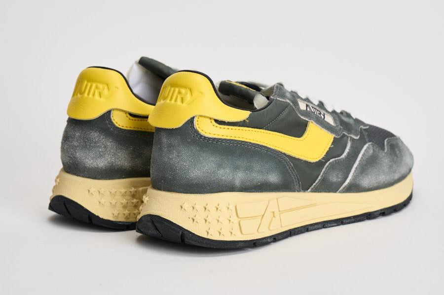 Sneakers uomo Reelwind grigia e gialla WWLM GQ06 AUTRY 