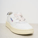 Sneakers donna Medalist bianca e nera AULW LL22 AUTRY 