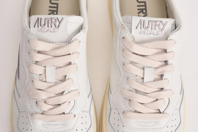 Sneakers donna medalist low in pelle bianca AULW LL15 AUTRY 