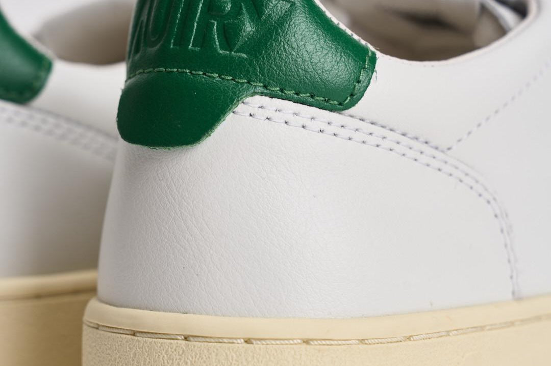 Sneakers uomo Medalist Low bianca e verde AULM LL20 AUTRY 