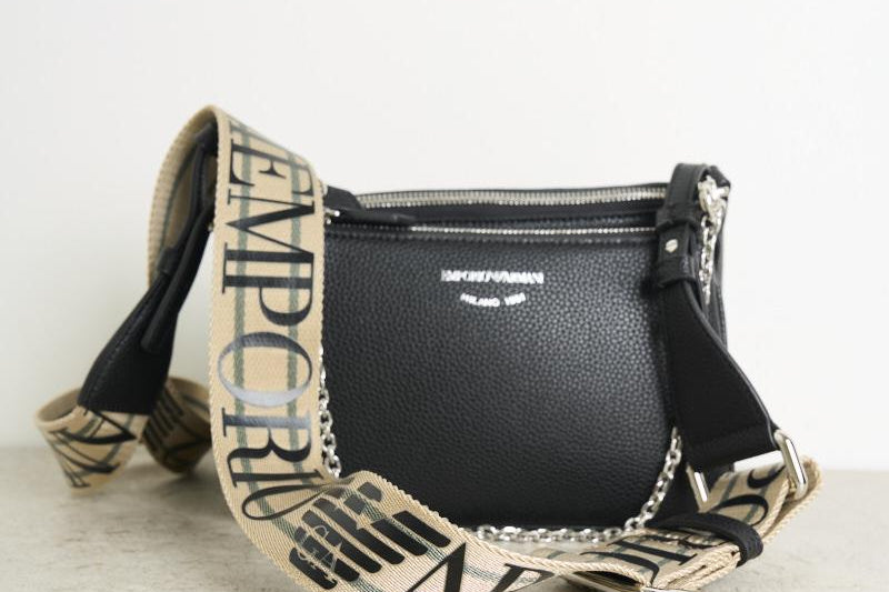 Borsa donna a tracolla nera EW000540 AF12103MC056 EMPORIO ARMANI 