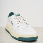 Sneakers uomo Medalist panna e verde AULM VS06 AUTRY 