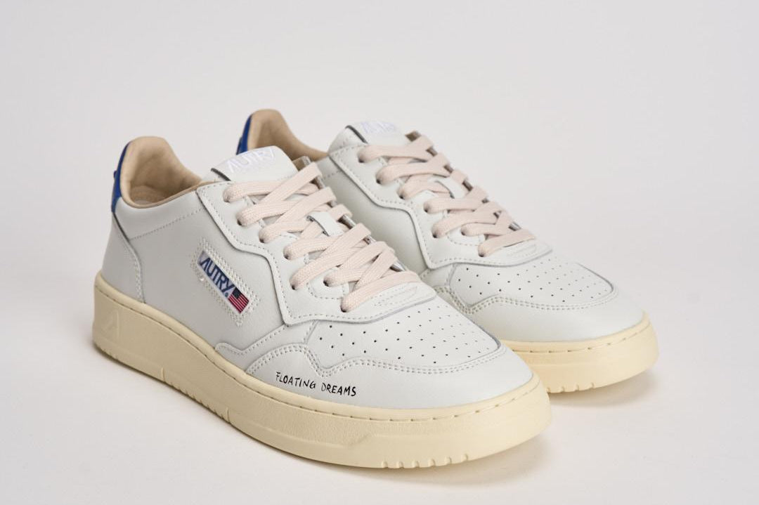 Sneakers uomo Medalist Low bianca e celeste AULM DL01 AUTRY 