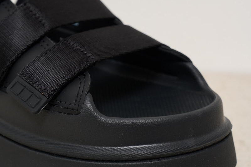 UGG 1167430BLACK